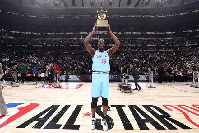 官方：尤文图斯宣布与达尼洛提前解约