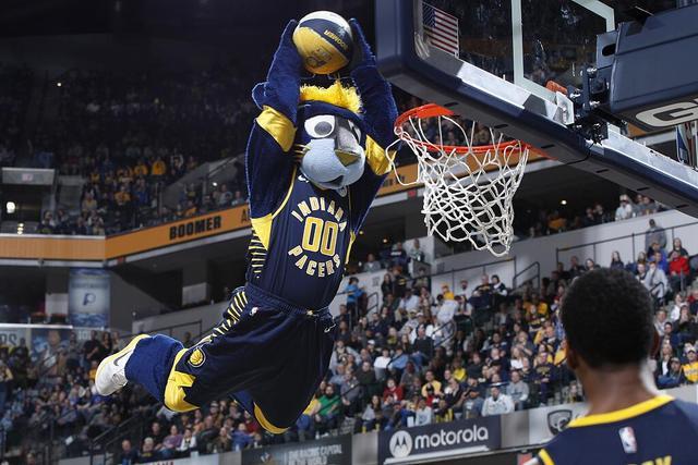 库里连中4记关键三分 美国男篮力克法国夺金牌